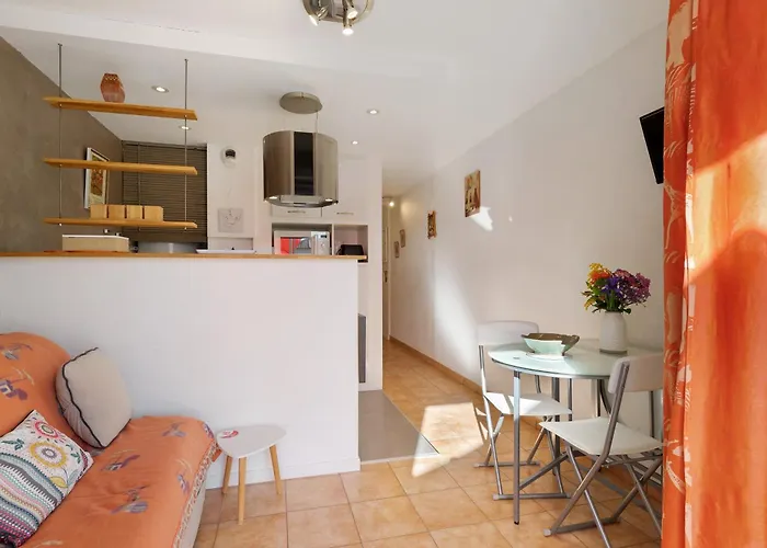 Les Marines 2 Adu 2 Enfants Шато-д'Олон