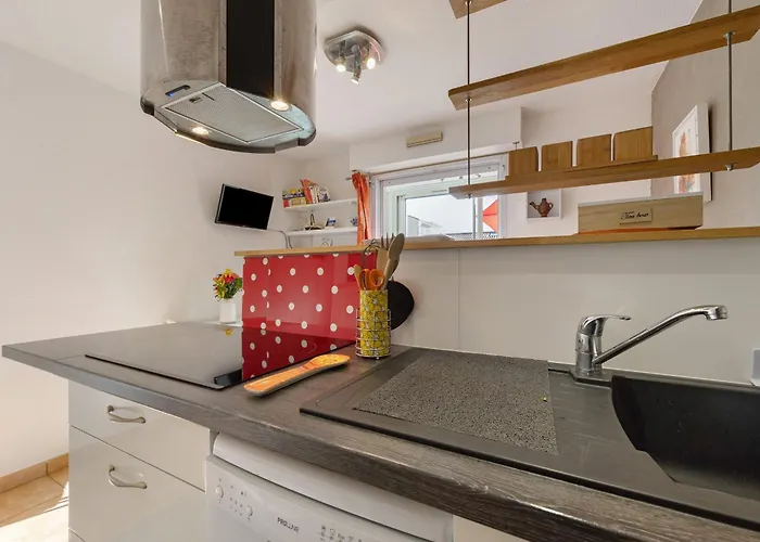 Les Marines 2 Adu 2 Enfants Шато-д'Олон