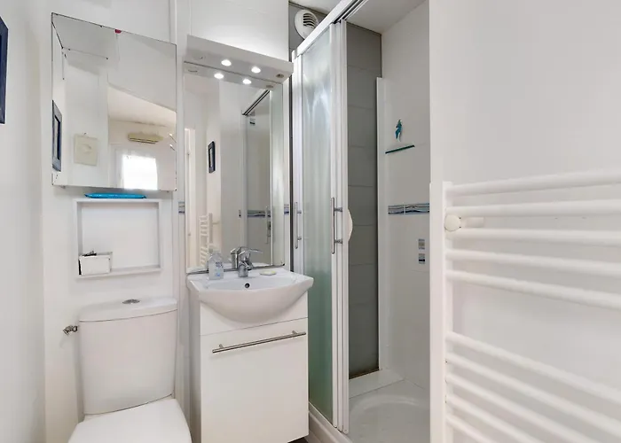 Les Marines 2 Adu 2 Enfants Шато-д'Олон