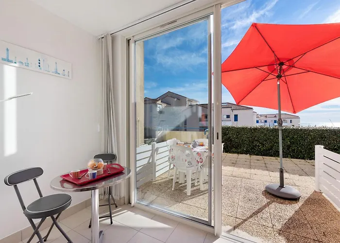 Les Marines 2 Adu 2 Enfants Шато-д'Олон